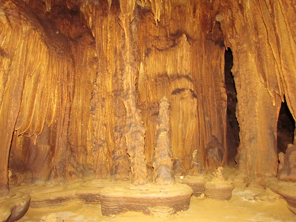 Động Pa Thơm