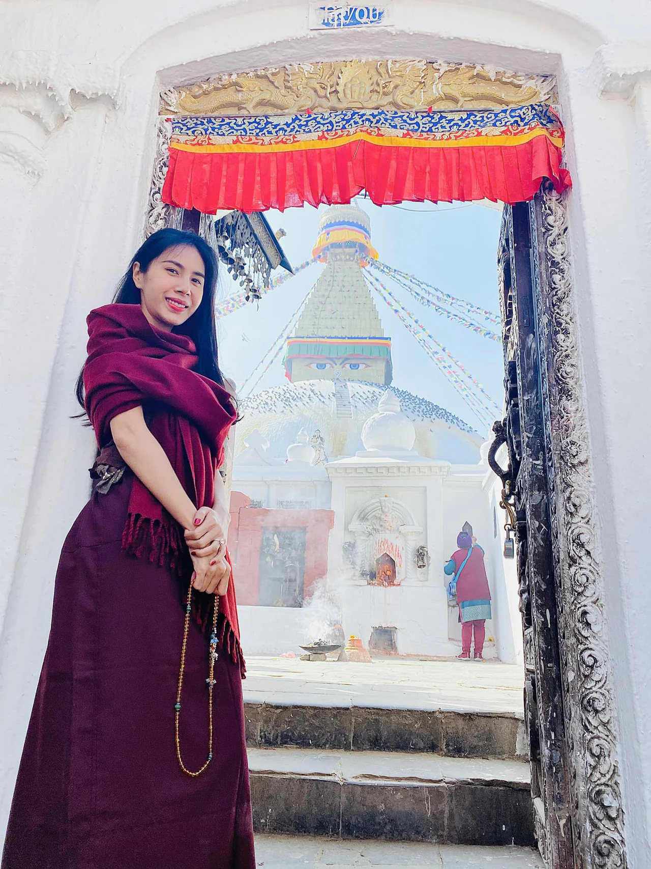 Du khách khám phá bảo tháp Nepal