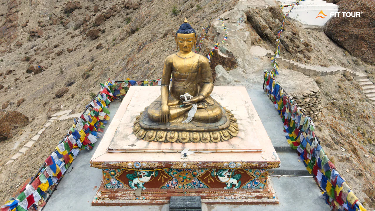 Tượng Phật khổng lồ