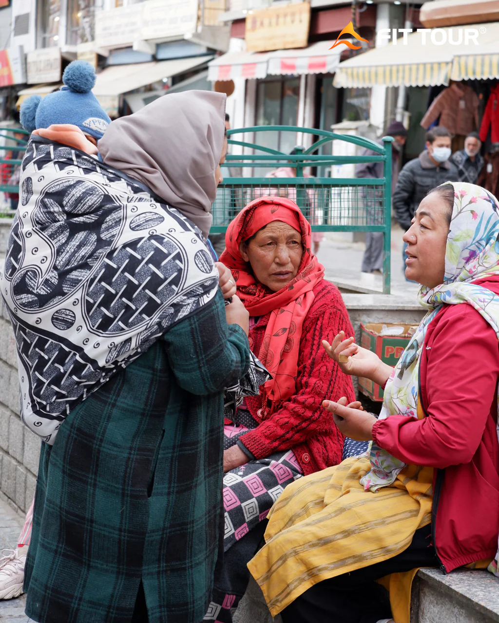 Người dân Ladakh trò chuyện