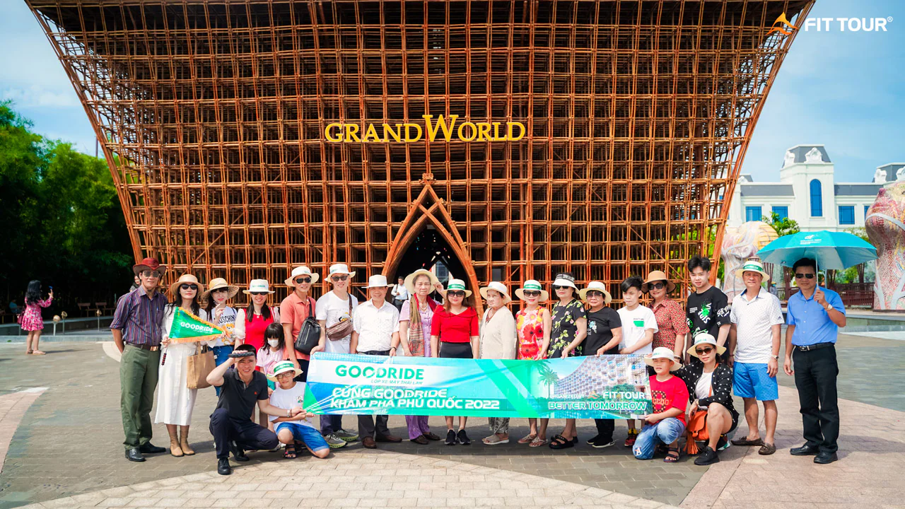 Đoàn khách Goodride khám phá Grand World cùng DulichcoGuu