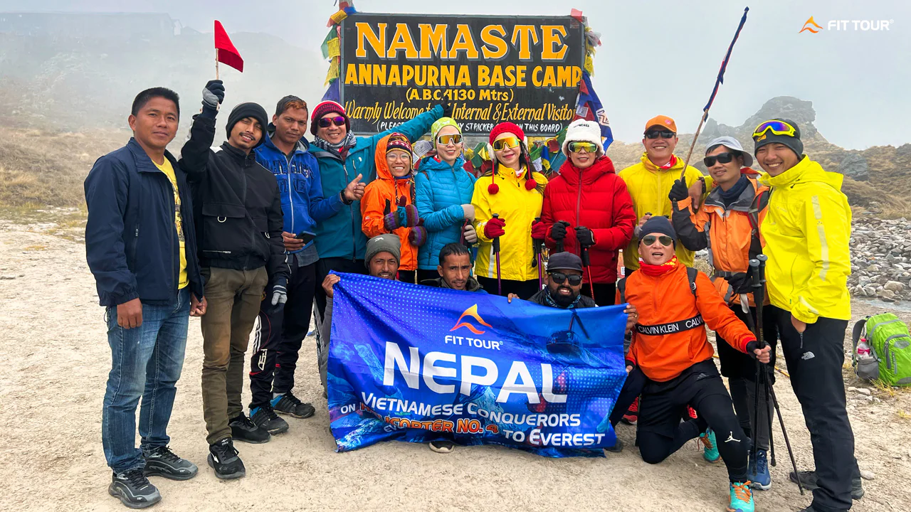 Khách hàng trekking Annapurna