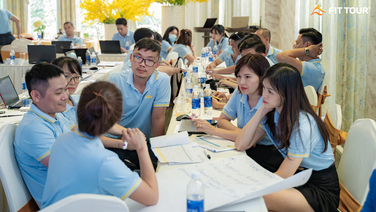Thảo luận ý kiến trong buổi Workshop
