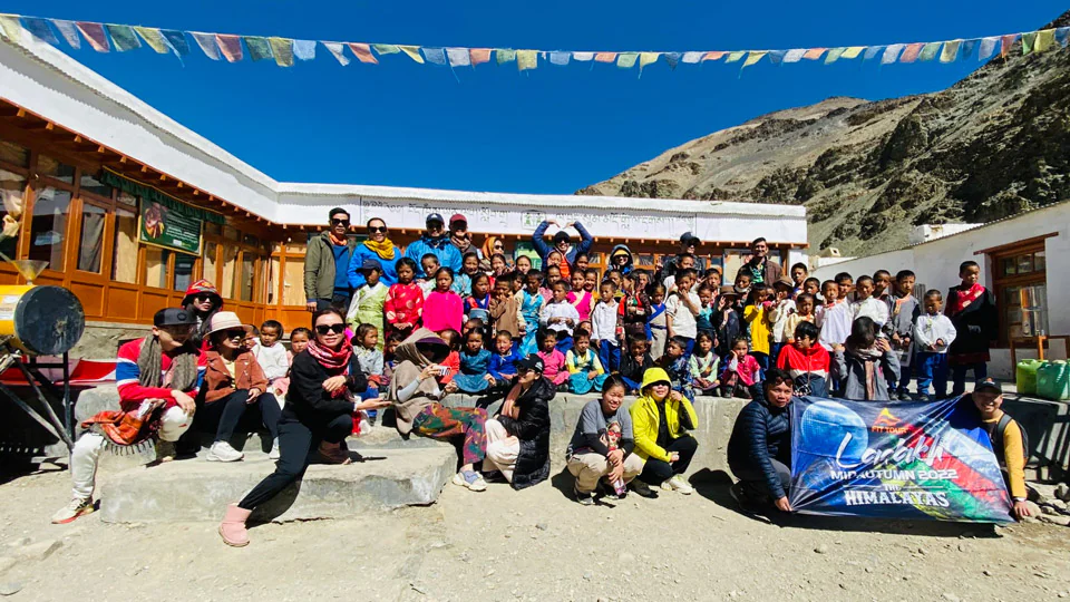 Nhóm khách Ladakh 16 cùng Fit Tour 2022