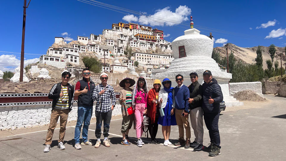 Nhóm khách Ladakh 17 cùng Fit Tour 2022