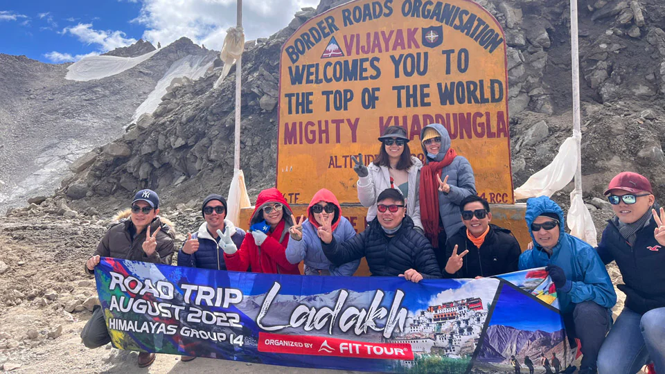 Nhóm khách Ladakh 7 cùng Fit Tour 2022