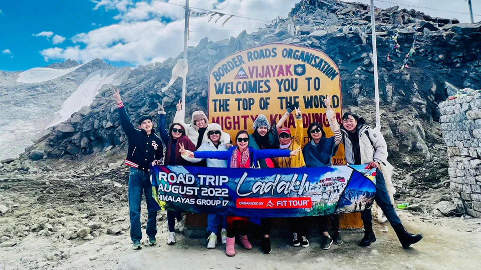 Nhóm khách Ladakh 9 cùng Fit Tour 2022