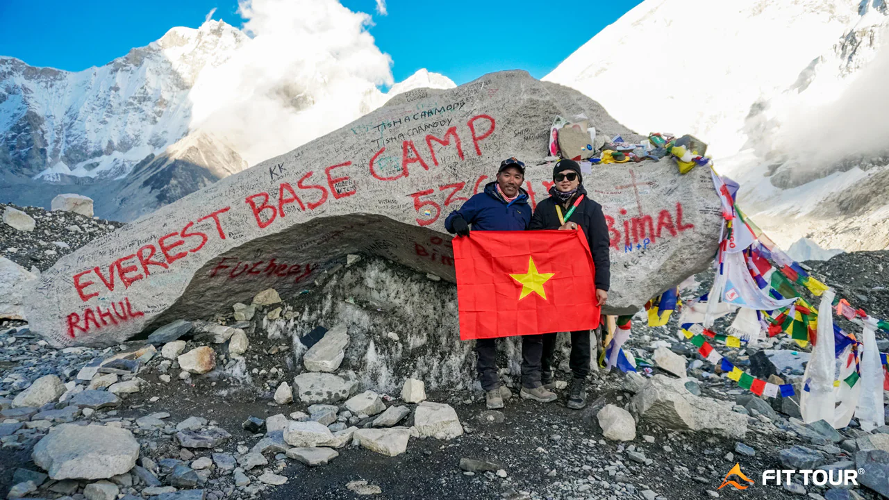 Du khách check-in Everest Base Camp