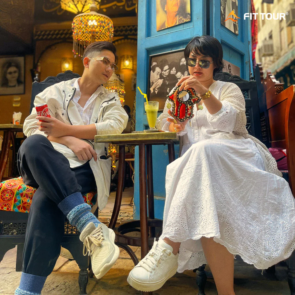Du khách Fit Tour cafe tại Cairo