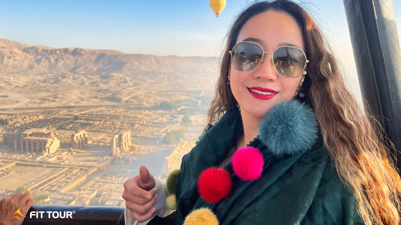 Du khách Fit Tour tham quan Luxor bằng khinh khí cầu