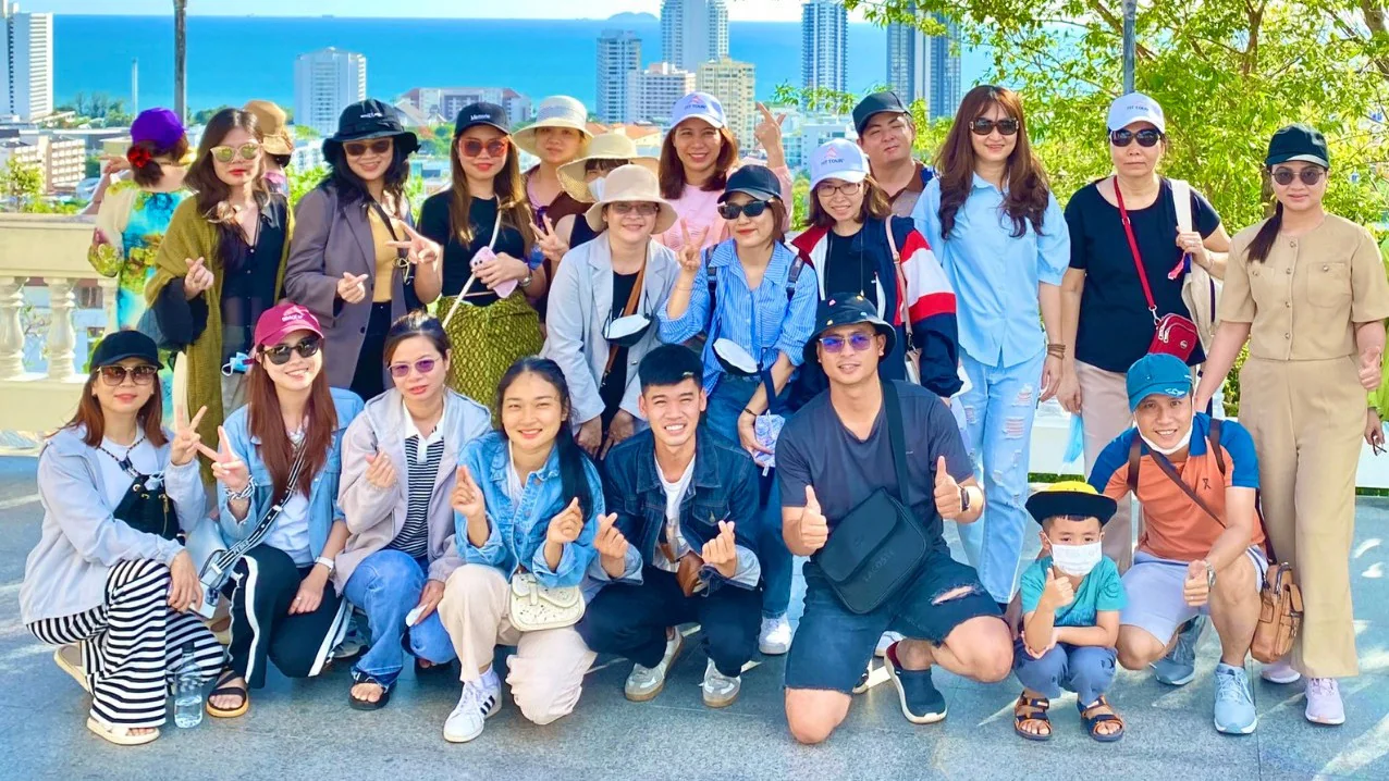 Đoàn khách VP Bank đến Pattaya cùng Fit Tour