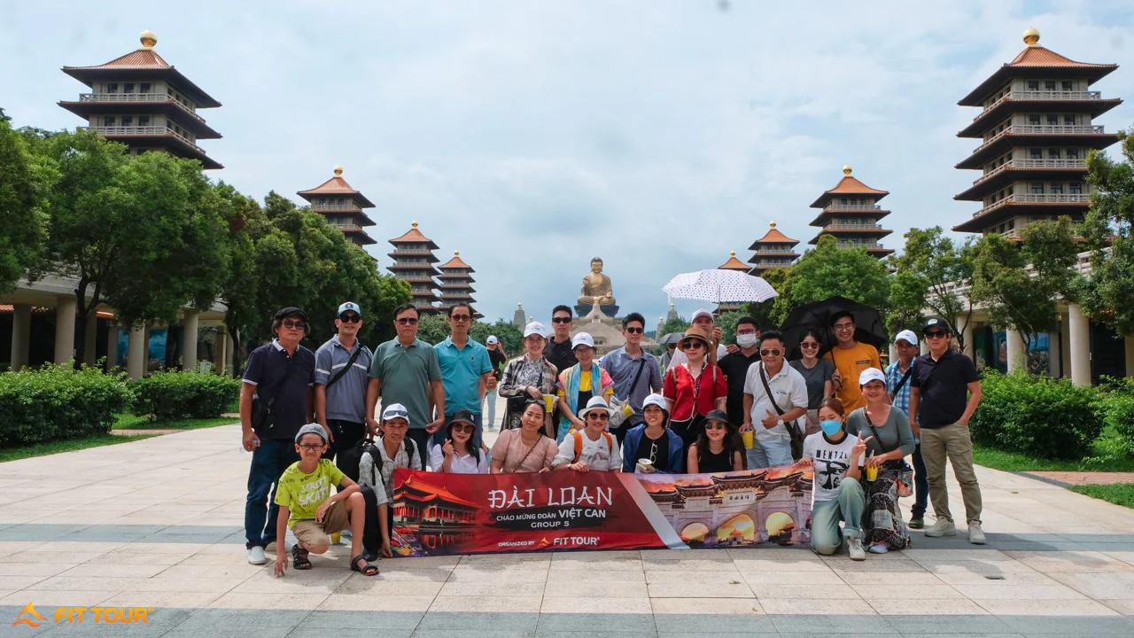 Đoàn Việt Can tham quan Phật Quang Sơn Tự ở Đài Loan