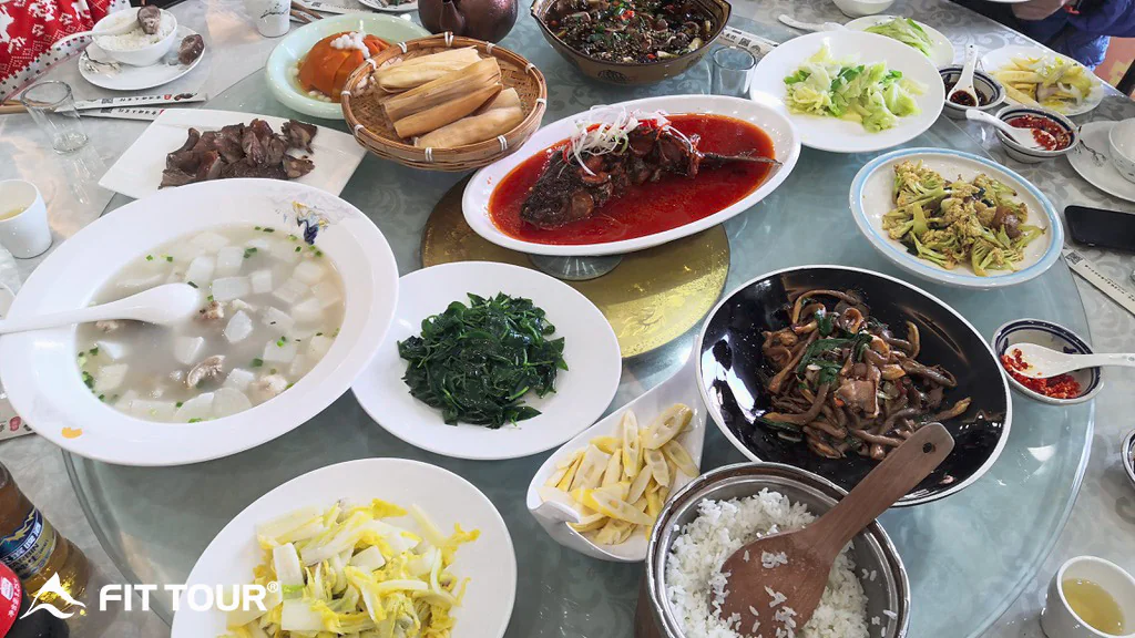 Hình ảnh bữa ăn trong chuyến đi