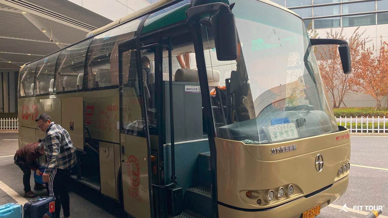 Khách sạn và xe đưa đón