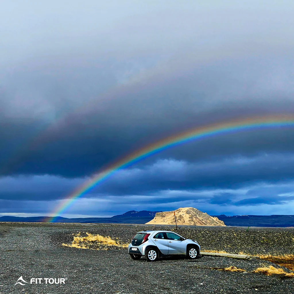 Dừng chân đón cầu vòng tại Iceland