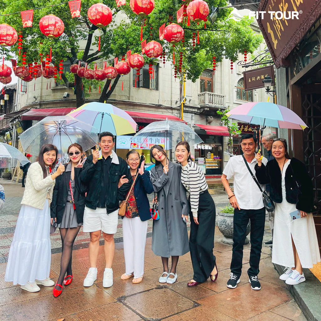 Dù trời mưa nhưng chuyến đi tham quan Bến Thượng Hải khá thú vị
