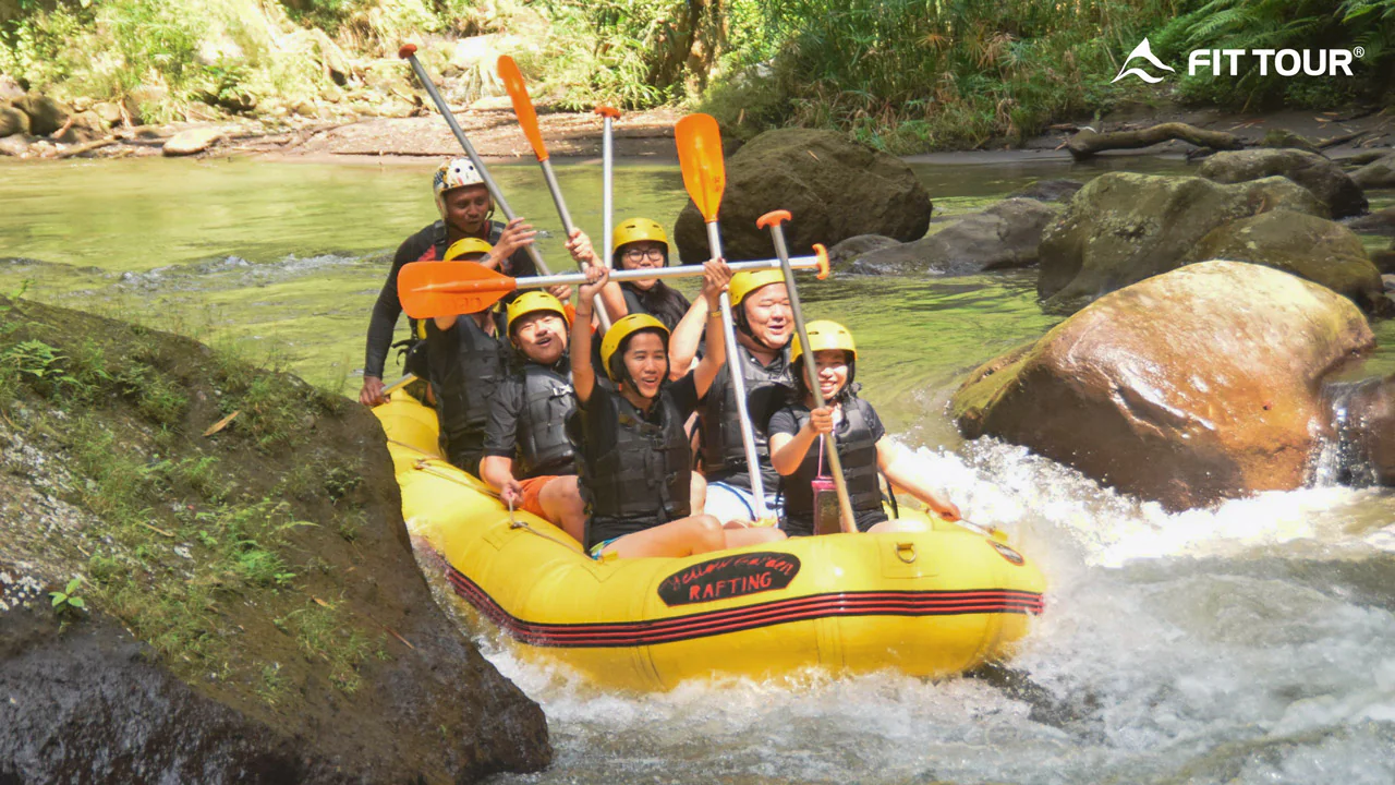 Cả đoàn Company Trip MIA tận hưởng hành trình vượt thác sông Ayung