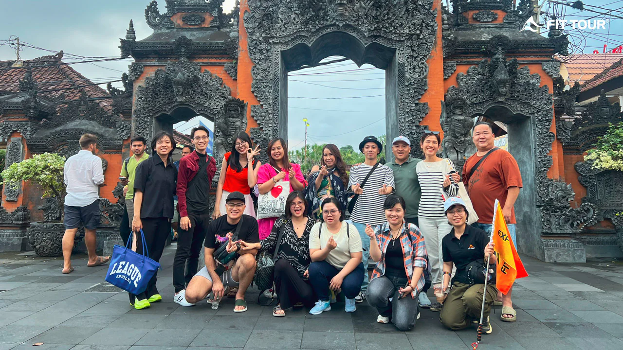 Hành trình tham quan đền Tanah Lot ở Bali trong hành trình Company Trip công ty MIA