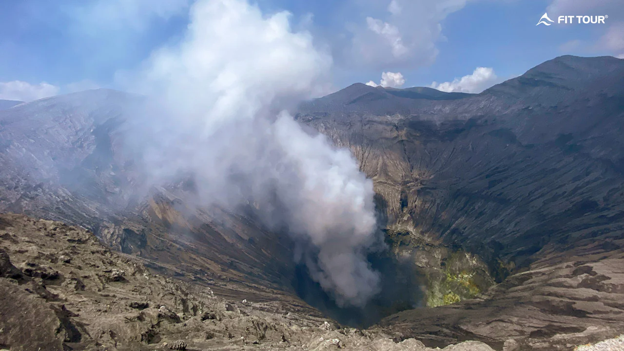 Trên đỉnh núi lửa Bromo