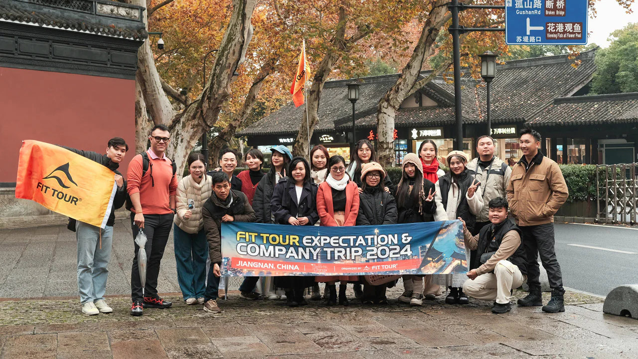 Đoàn Fit Tour check in một điểm dừng ở Giang Nam