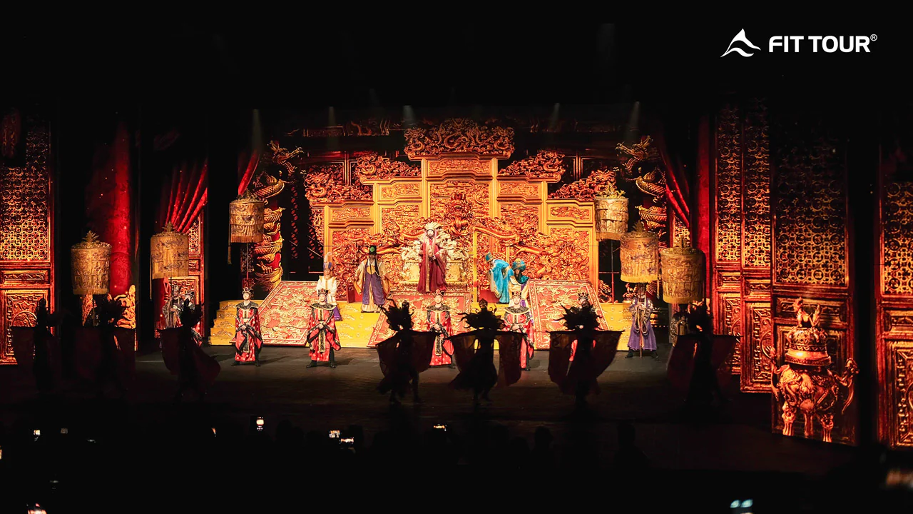 Sân khấu vàng son lộng lẫy trong show diễn Tống Thành Thiên Cổ Tình, tái hiện văn hóa cổ xưa