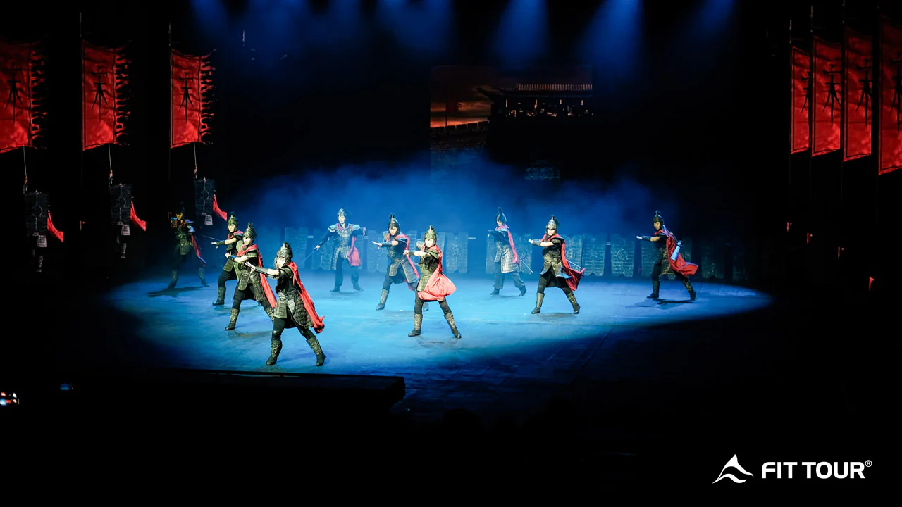 Các võ sĩ trình diễn võ thuật ấn tượng trong show diễn Tống Thành Thiên Cổ Tình
