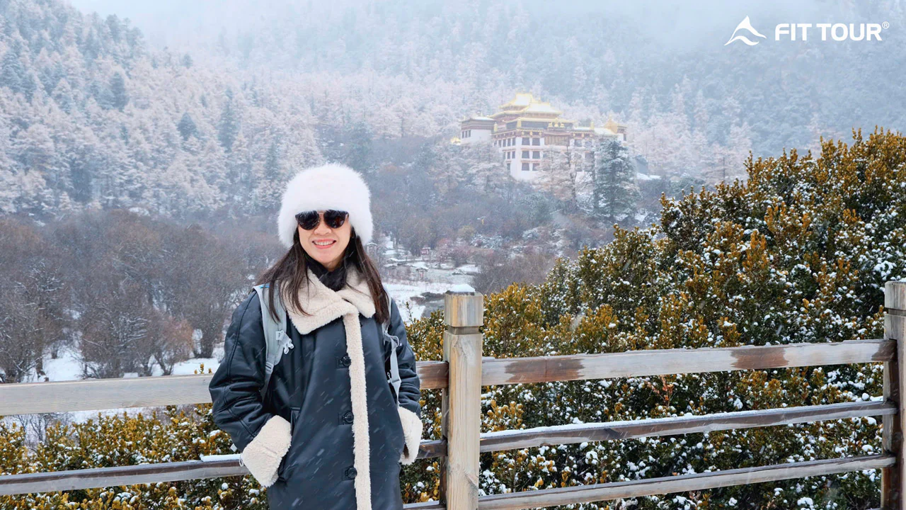Hình ảnh khách hàng FIT Tour tại Đạo Thành Á Đinh