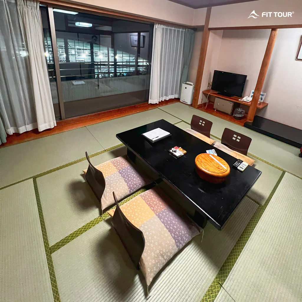 Phòng nghỉ kiểu truyền thống Nhật Bản với sàn tatami dành cho đoàn khách FIT TOUR