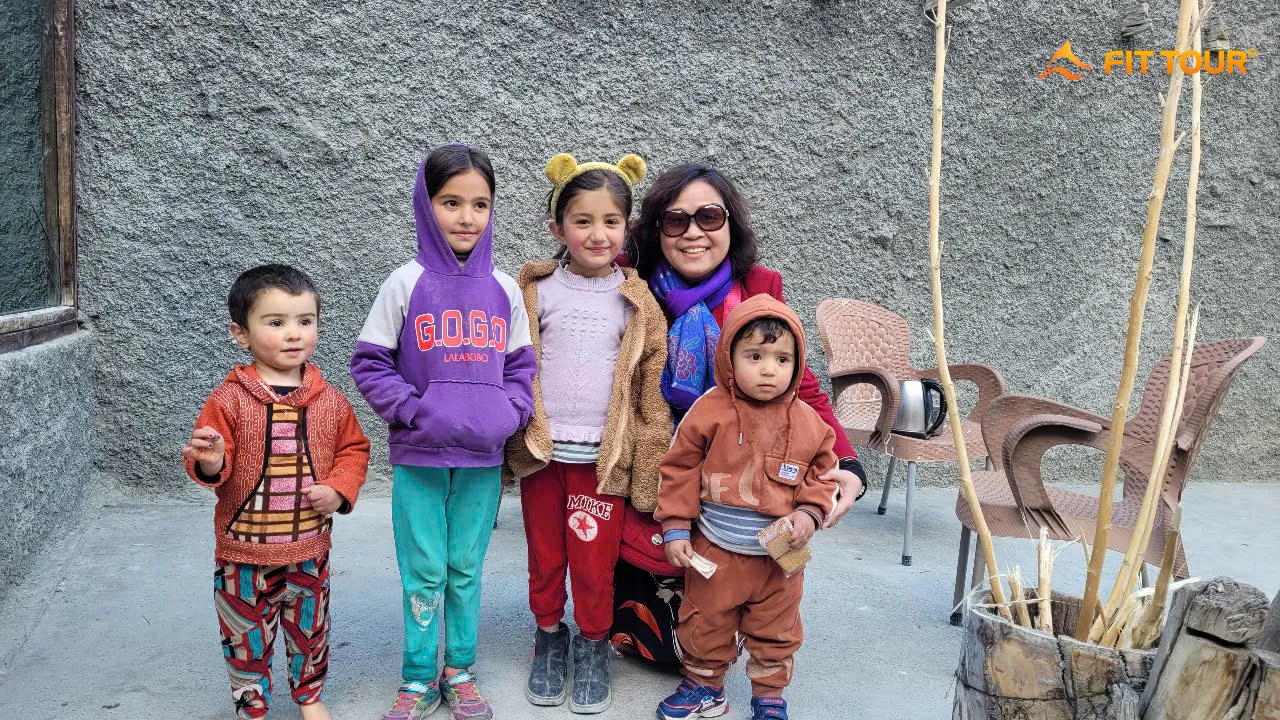 Cô Hằng và những đứa trẻ Pakistan