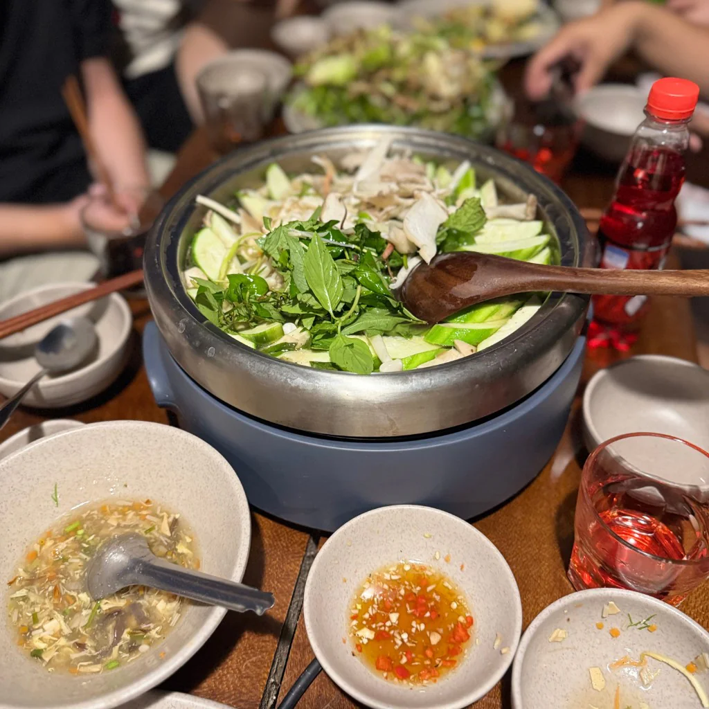 Lẩu nấm thanh đạm