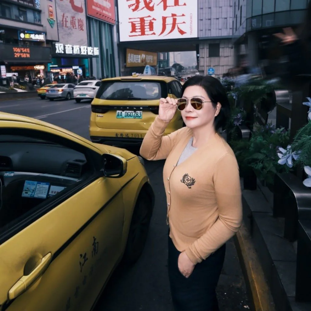 Chị Thuý trong hành trình khám phá Trùng Khánh – Trung Quốc cùng FIT Tour.