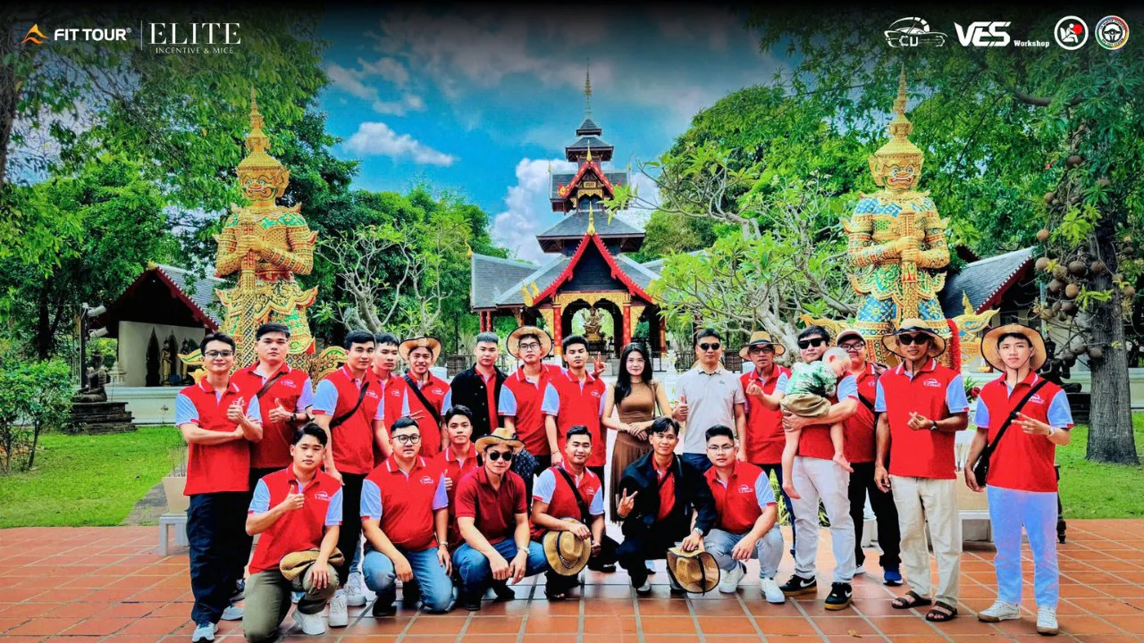 Đoàn The ECU Solutions tham quan Wat Yansangwararam tại Pattaya trong hành trình cùng FIT TOUR