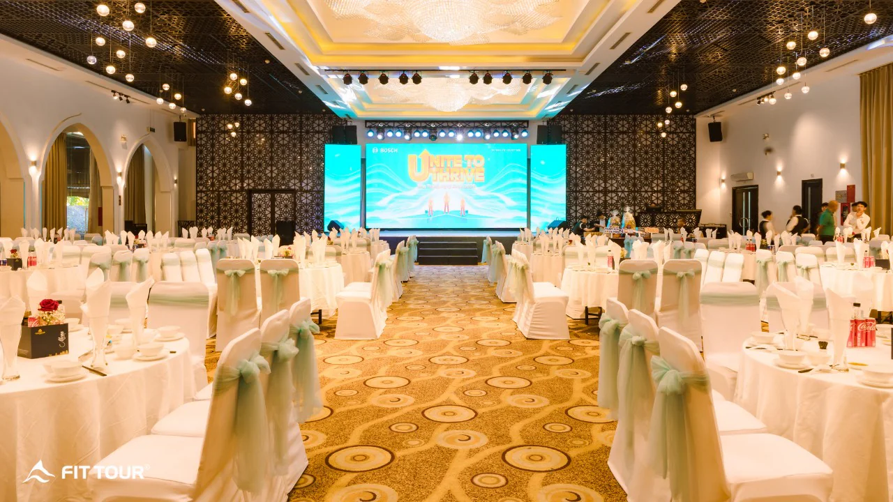 Không gian setup gala dinner chuẩn MICE cao cấp dành cho Bosch tại Champa Island Nha Trang