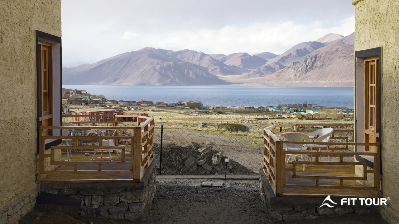 Ban Cong View Ho Pangong Tu Sama Resort Ladakh