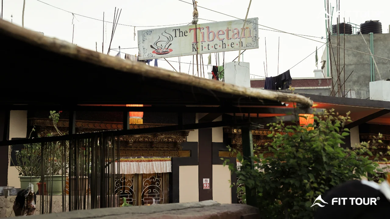 Bảng hiệu The Tibetan Kitchen nổi tiếng tại Leh Ladakh