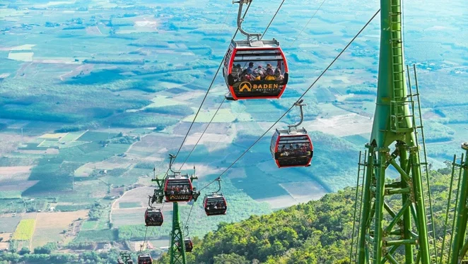 Cáp treo Sun World Ba Den Mountain lên đỉnh Vân Sơn