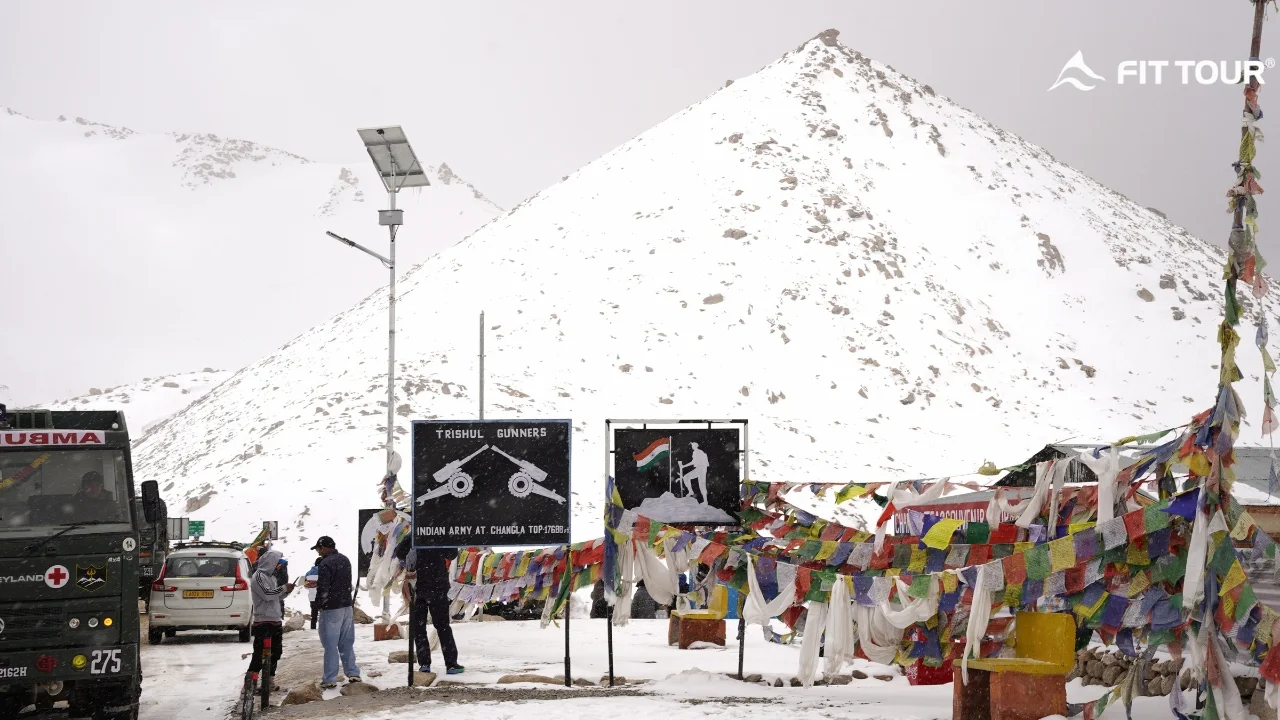 Chang La pass phủ tuyết