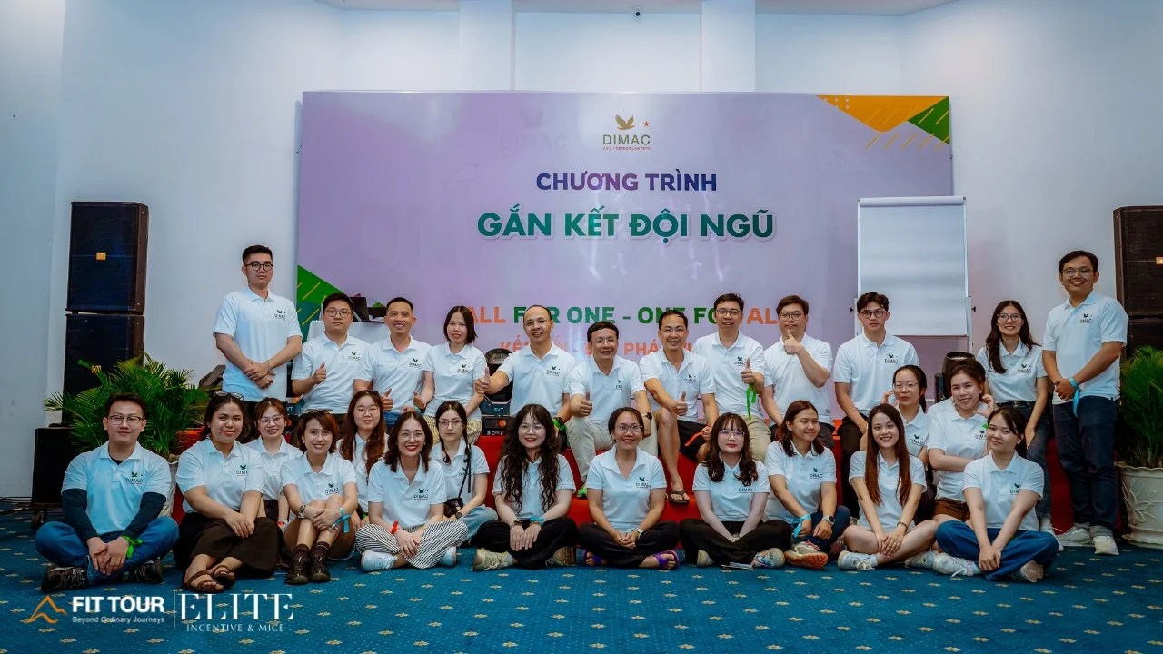 Khoảnh khắc gắn kết đội ngũ DIMAC ấm áp bên ánh lửa trại