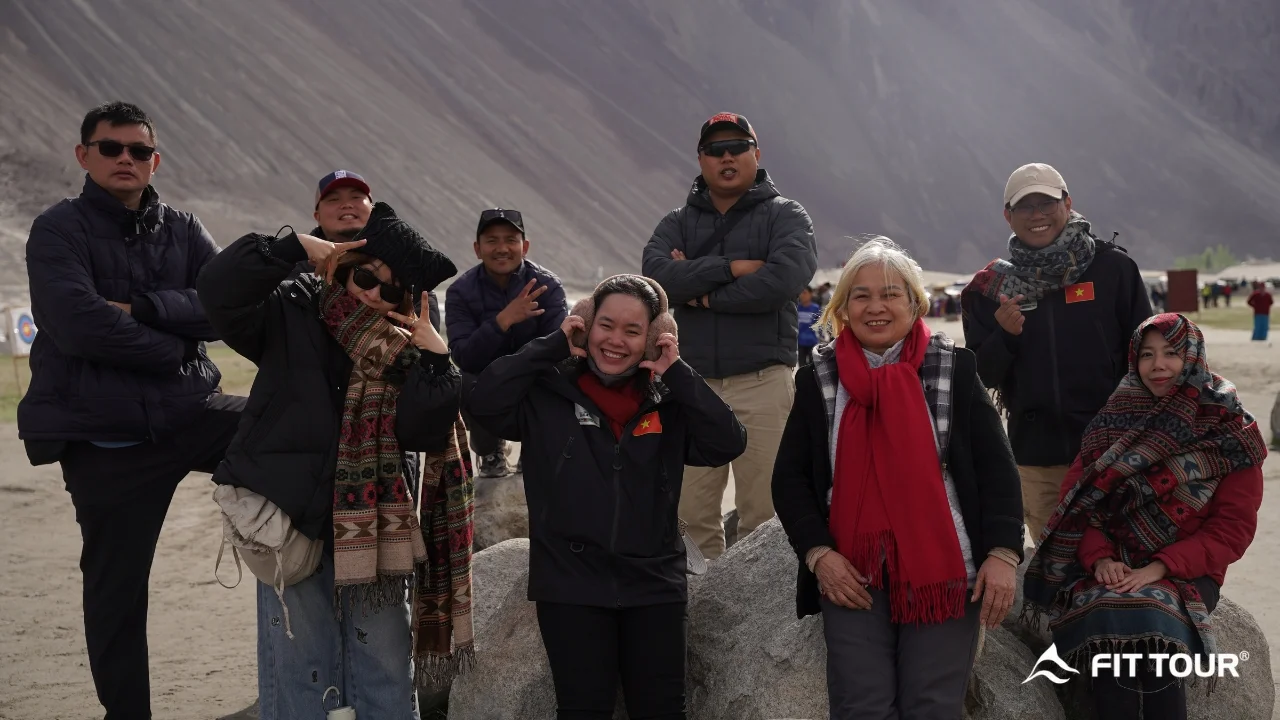 Đoàn khách khám phá Nubra Valley