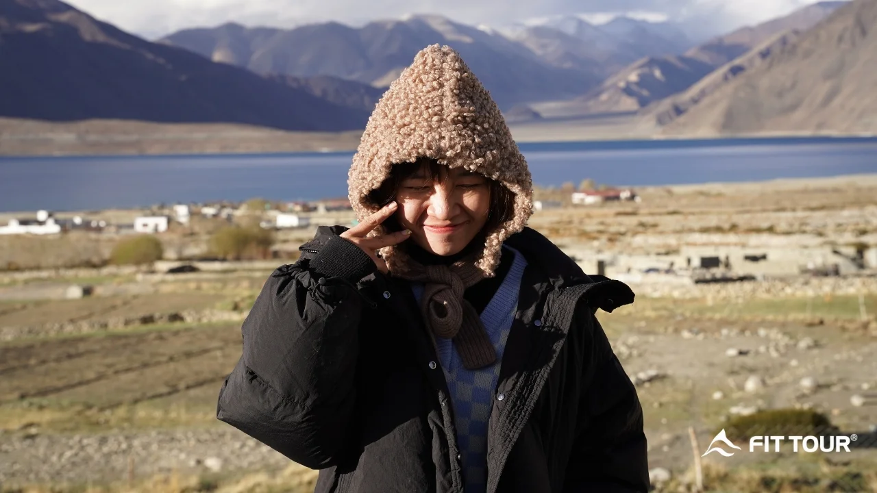 Du khách check-in hồ Pangong