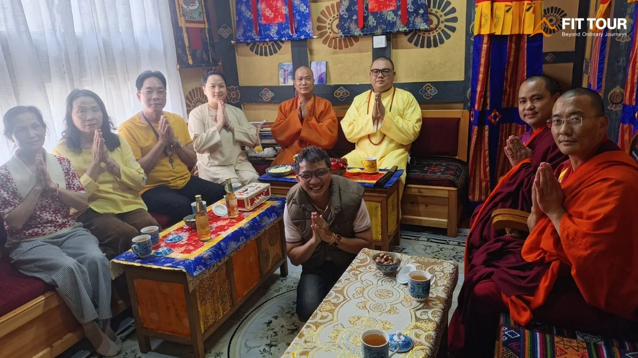 Các tăng sĩ Bhutan giao lưu và sinh hoạt tu học thường nhật tại pháo đài Trongsa Dzong