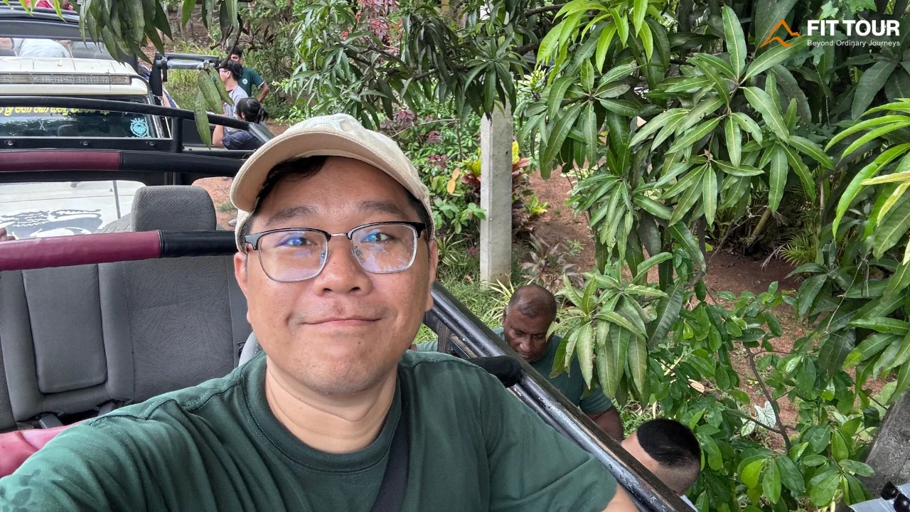 Chuyên viên FIT TOUR khảo sát cung đường Safari