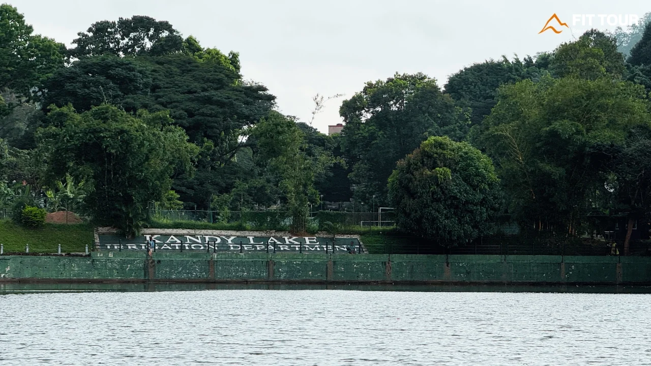 Hồ Kandy Sri Lanka: “Biển Sữa” Kiri Muhuda Giữa Cố Đô