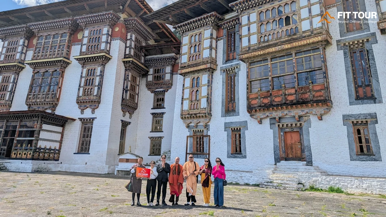 Tu viện Kurjey Lhakhang Bhutan - Dấu Ấn Guru Rinpoche & Nước Thiêng