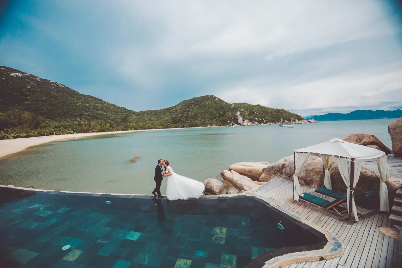Chụp ảnh cưới tại địa điểm resort L'Alya Ninh Vân Bay