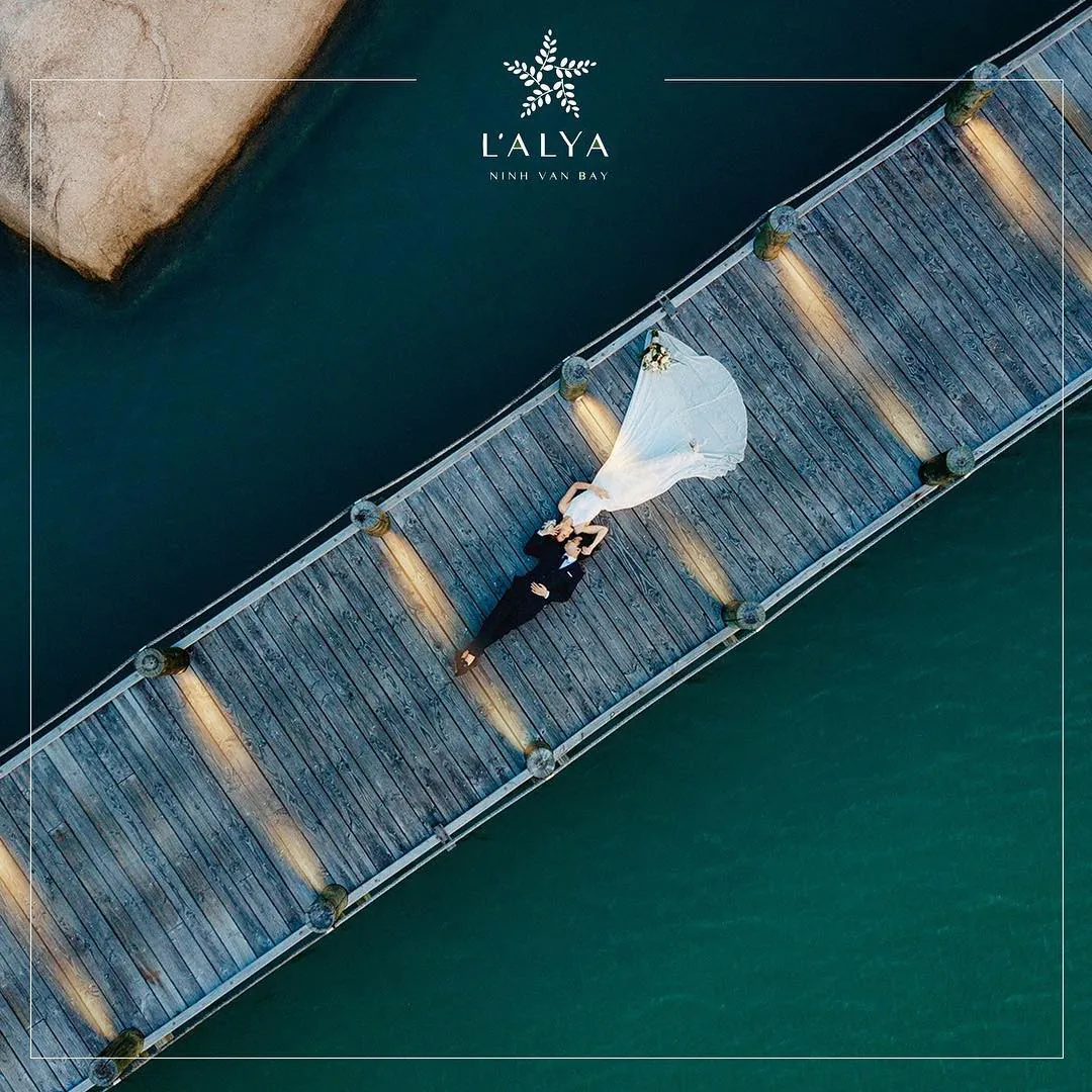 Ảnh cưới tại cầu cảng resort LAlya Ninh Vân Bay Nha Trang