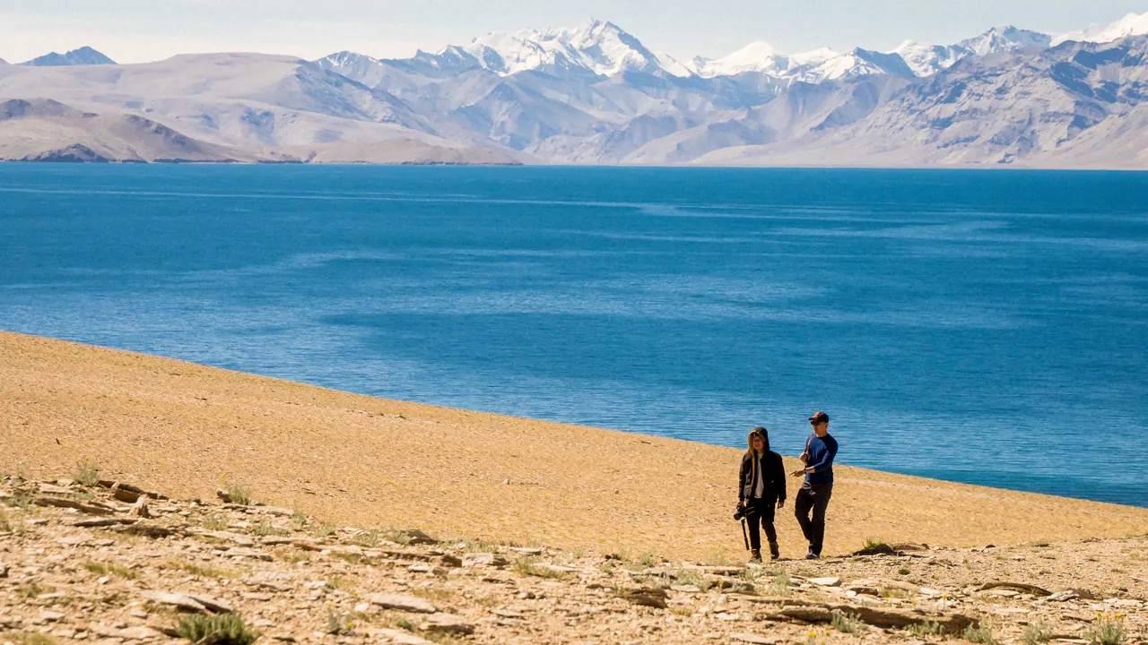 Hồ Pangong Tso ở Ladakh – Khám phá nét đẹp và thông tin hấp dẫn