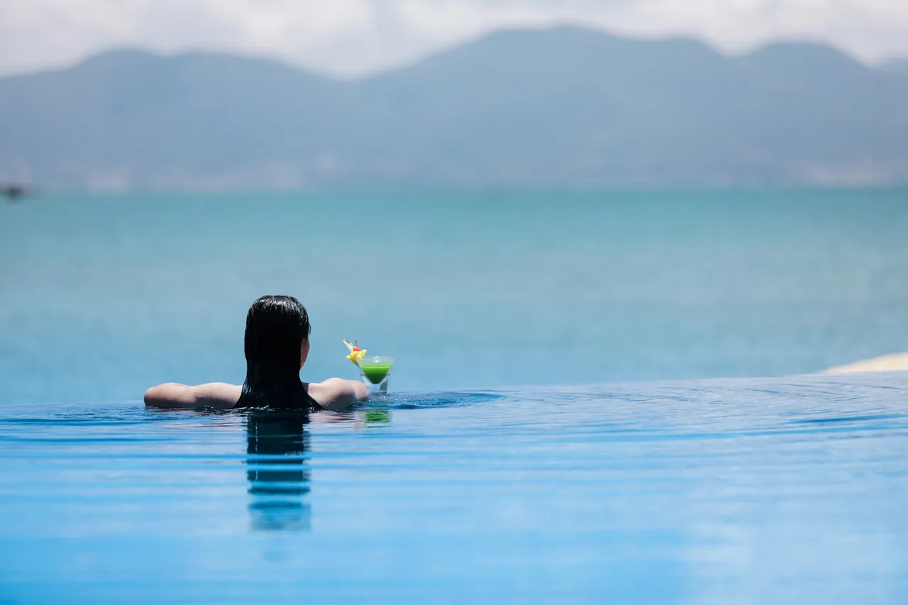 Hồ bơi vô cực ở vịnh Ninh Vân Nha Trang