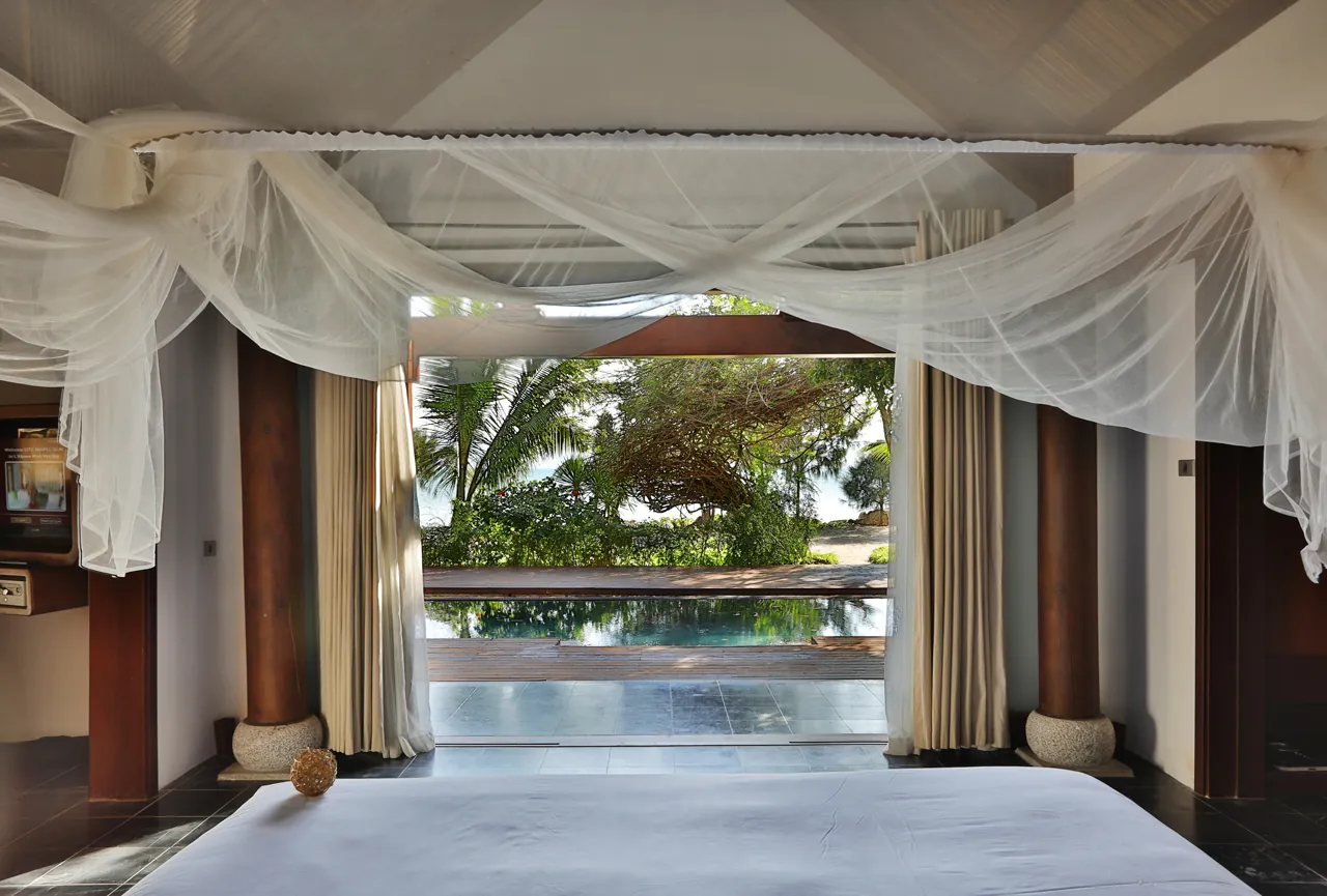 Phòng ngủ Beach Front villa