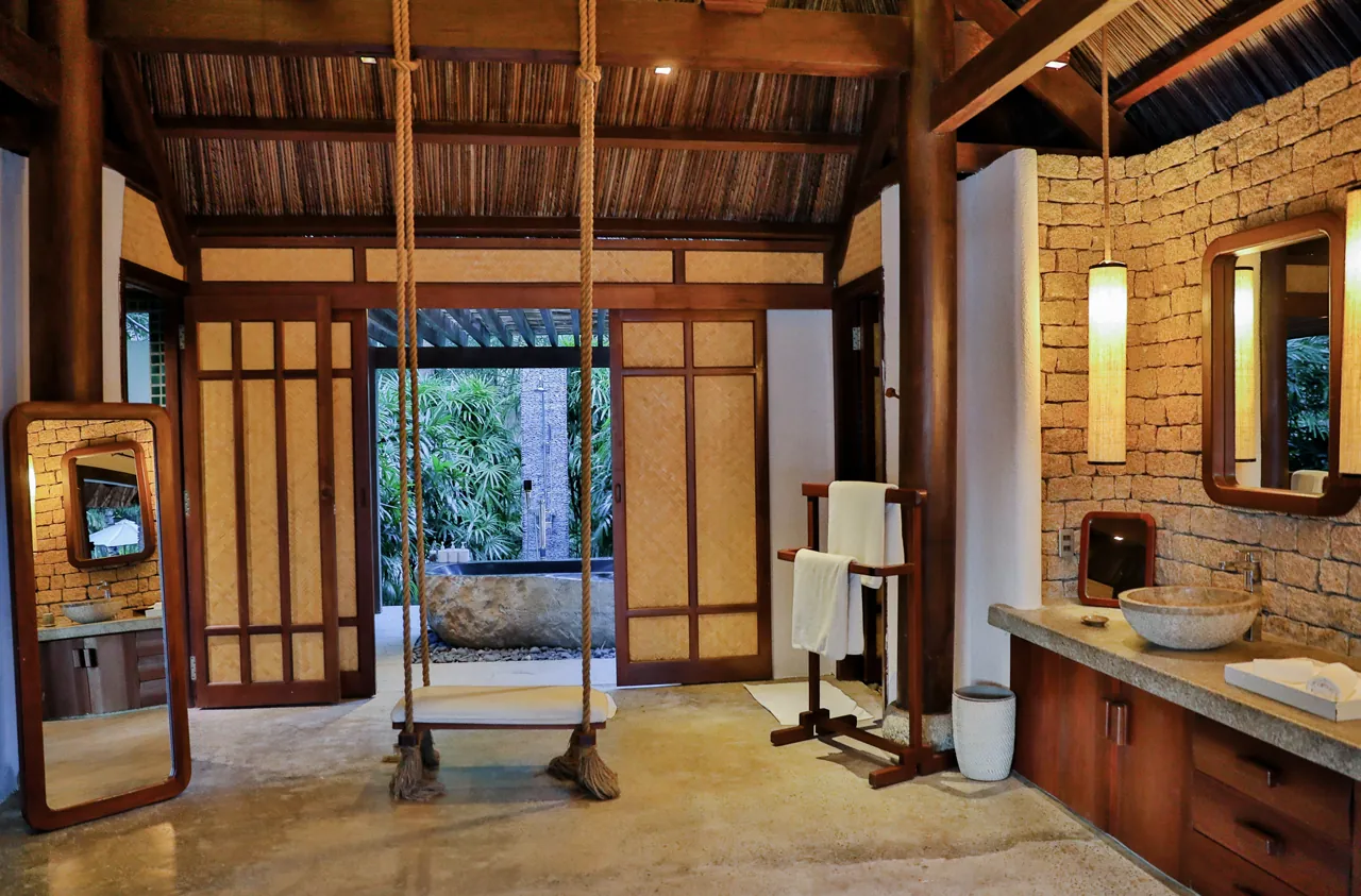 Phòng tắm Grand Lagoon Villa